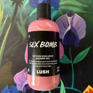 NEW Lush Sex Bomb Shower Gel